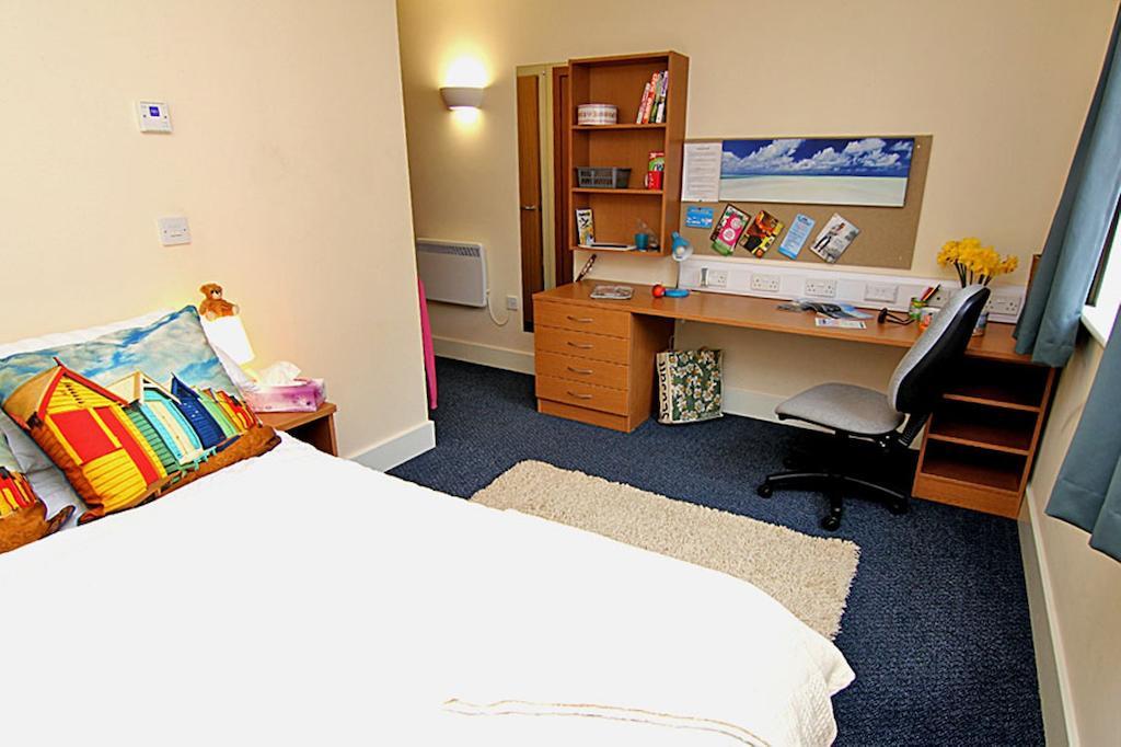 The Sidings Aparthotel Penryn Habitación foto