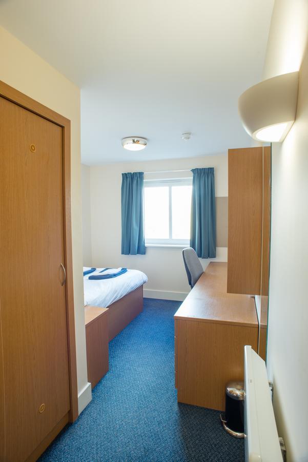 The Sidings Aparthotel Penryn Exterior foto